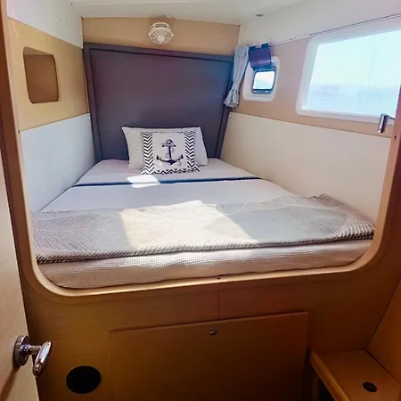 Catamaran Yatch Tour Ботель *