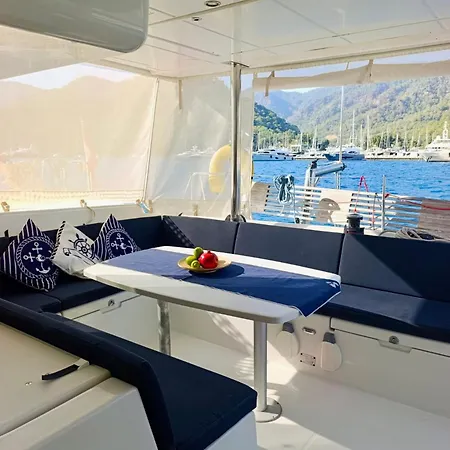 Catamaran Yatch Tour Tekne Göcek