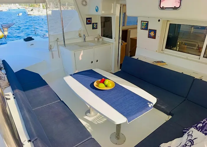 Ботель Catamaran Yatch Tour Гёчек